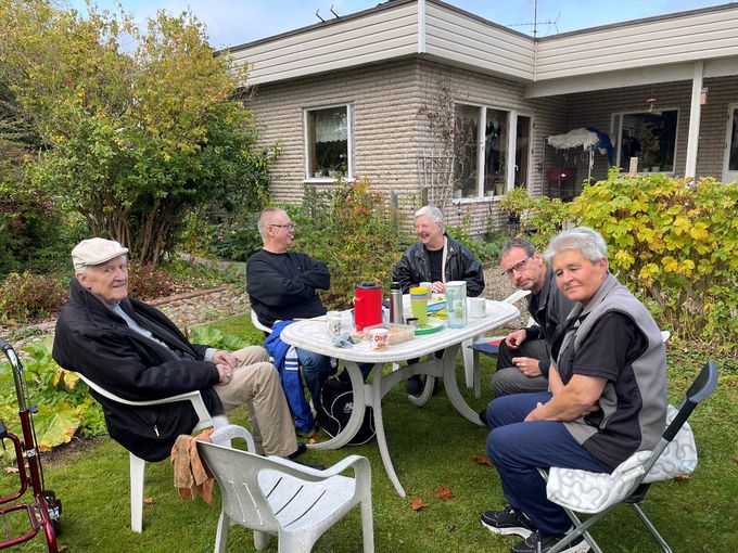 Fika i samband med KM i Varpa 2022.